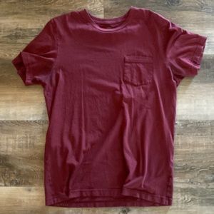 Mack Weldon - Men’s Medium Pocket Tee. Color Maroon